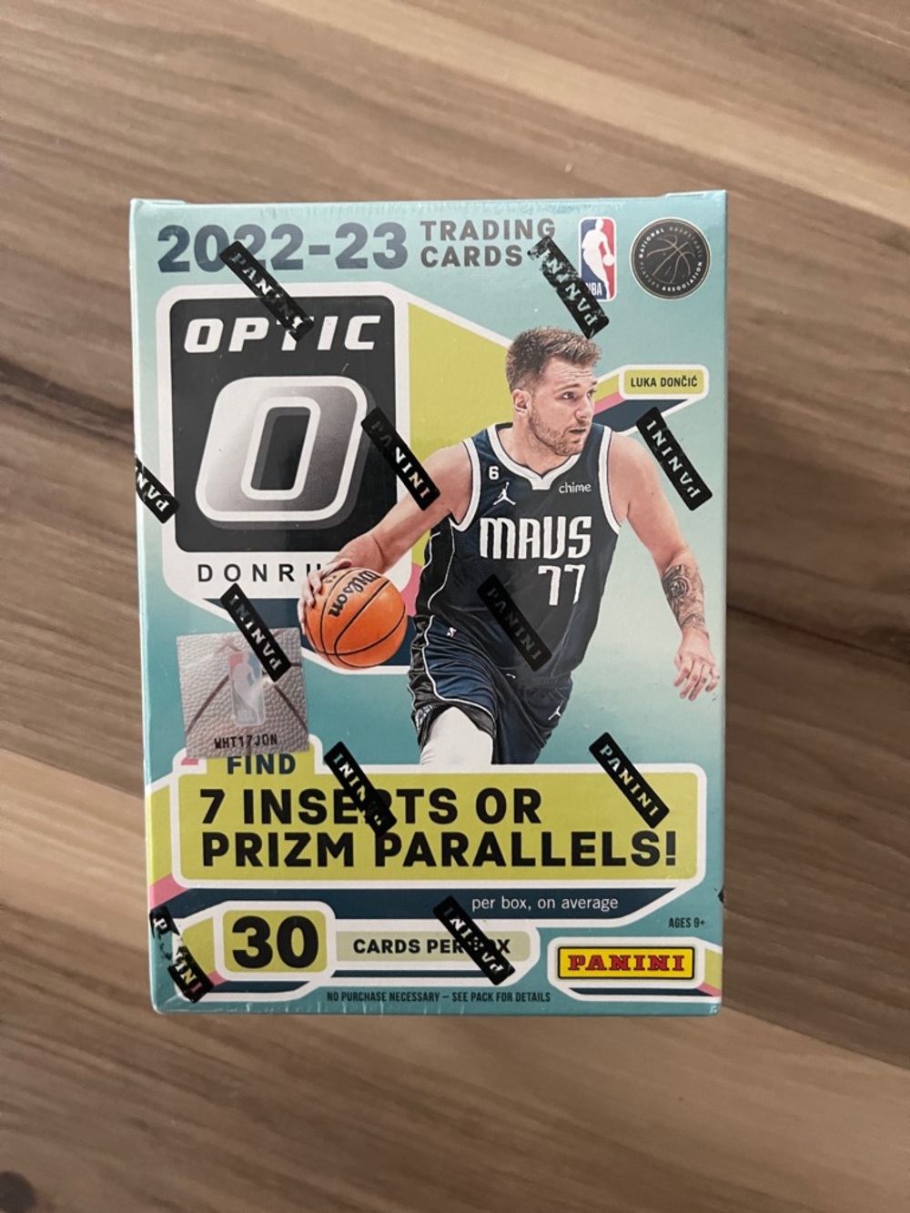 Panini Optic 2022-23 Basketball Box - Light Blue/Yellow